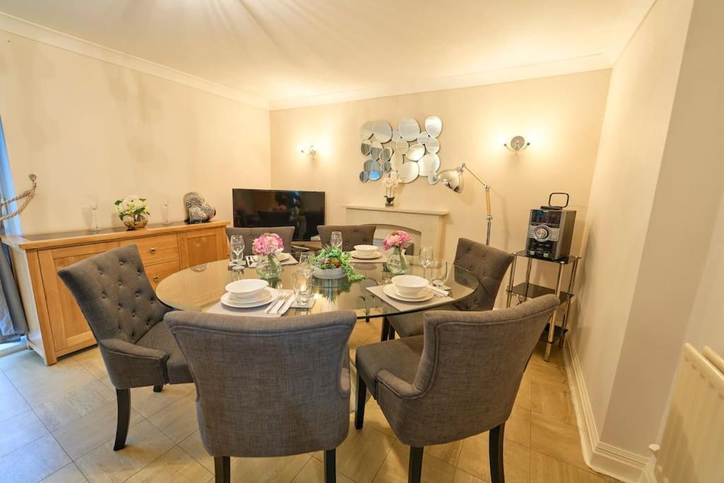 Bespoke Salford Quays - Garden, Wifi And Parking * Манчестер