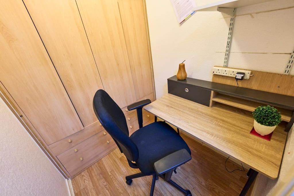 Дом отдыха Bespoke Salford Quays - Garden, Wifi And Parking *